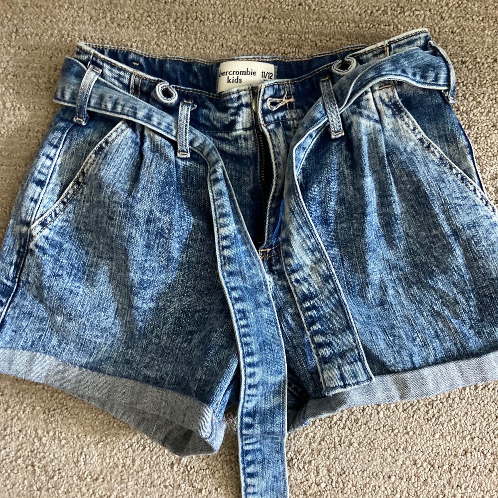 Abercrombie Girls shorts  size 11/12